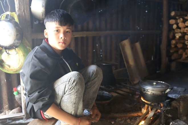 4 người thân qua đời, cậu bé dân tộc Thái ở Nghệ An bơ vơ không nơi nương tựa