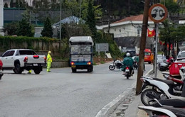 Đèo Mimosa lại sạt lở vị trí cũ, giao thông cửa ngõ vào Đà Lạt ách tắc..jpg