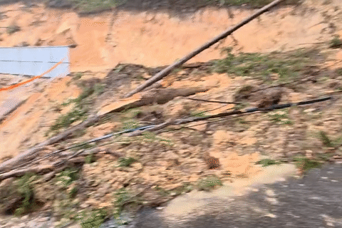 Đèo Mimosa sạt lở tại vị trí cũ, cửa ngõ vào Đà Lạt bị ách tắc