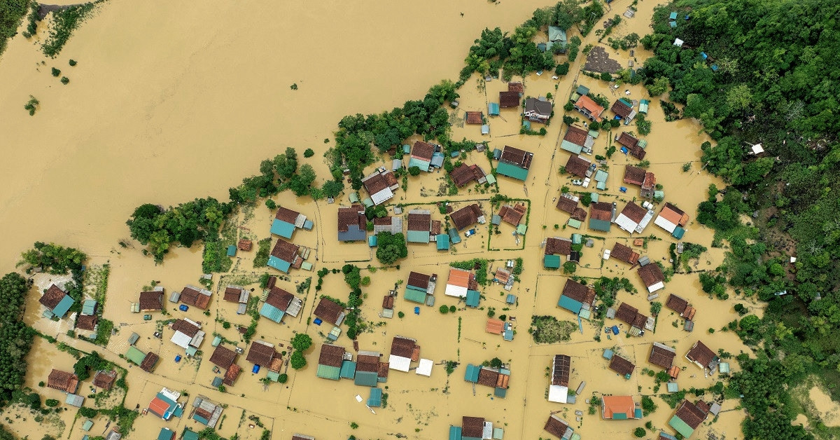 Điều đặc biệt ở nơi lũ đến cả làng nổi theo con...