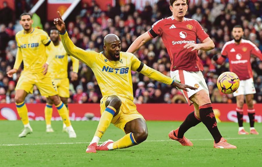 Mateta từng nằm trong tầm ngắm MU