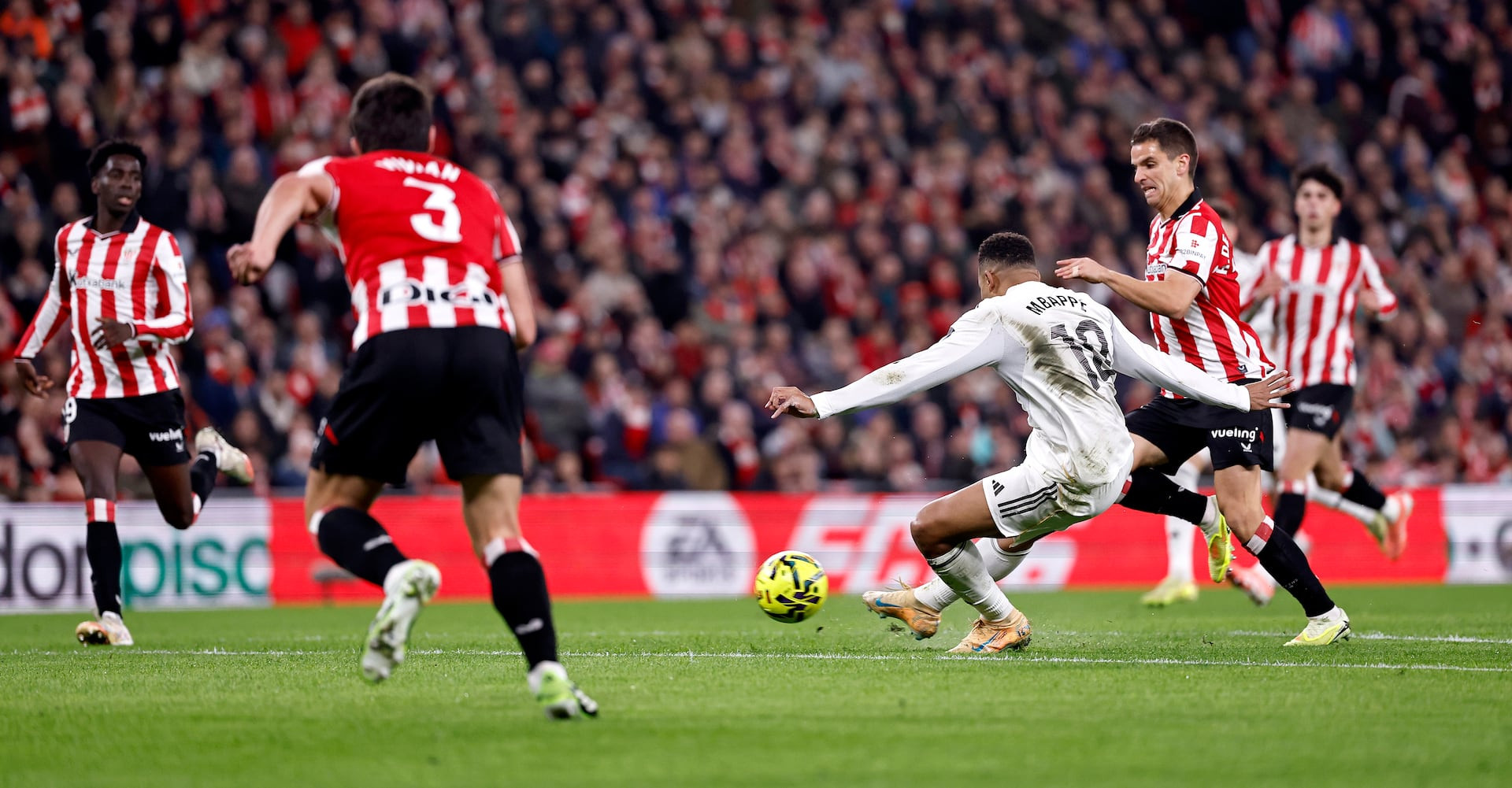 Mbappe Bilbap Real Madrid 2.jpg