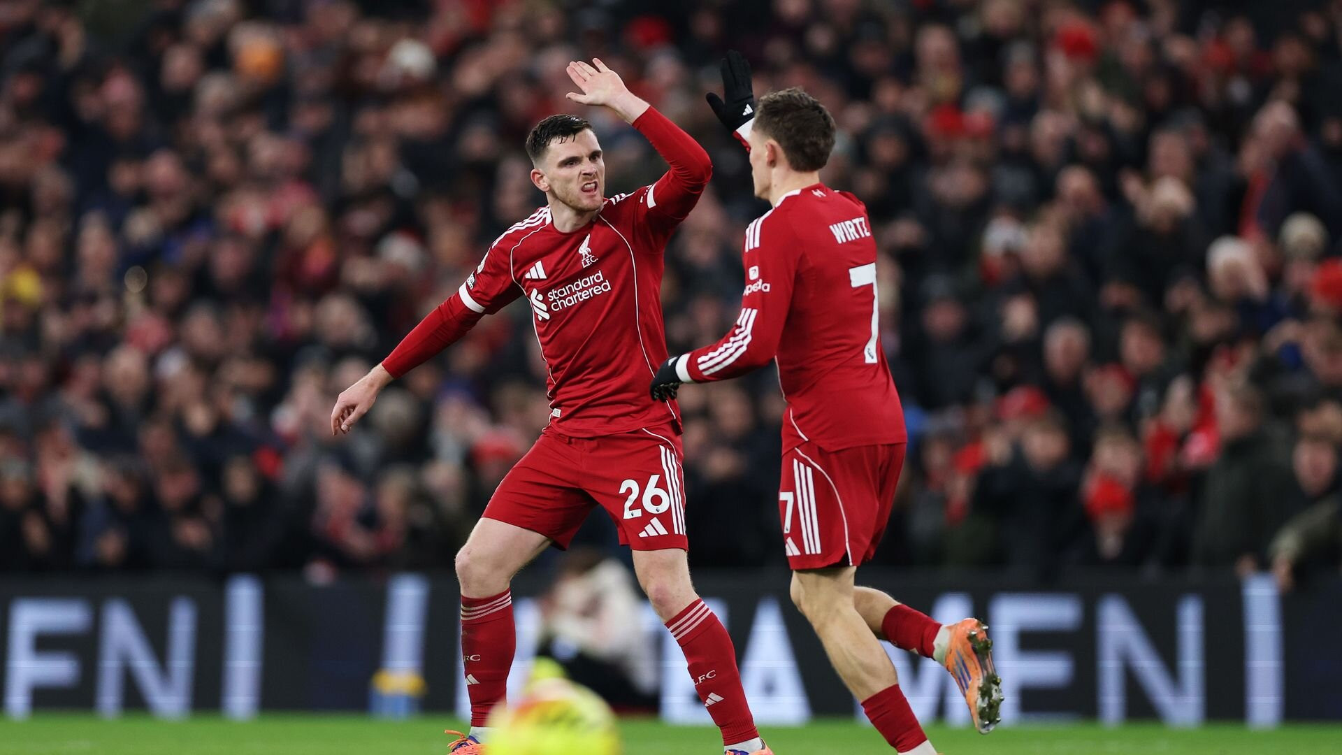 resources_premierleague_pulselive_com 2025 12 03T220752Z_1579903113_UP1ELC31PH3ES_RTRMADP_3_SOCCER ENGLAND LEE CHE (1).jpg