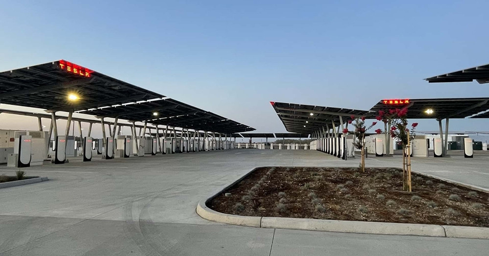 Siêu trạm sạc xe điện lớn nhất thế giới từ năng lượng mặt trời