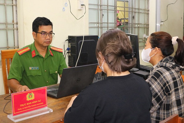 Thiếu nữ miền Tây bỏ nhà vì tin lời 'gắp đá, rót bia, lương 30 triệu'