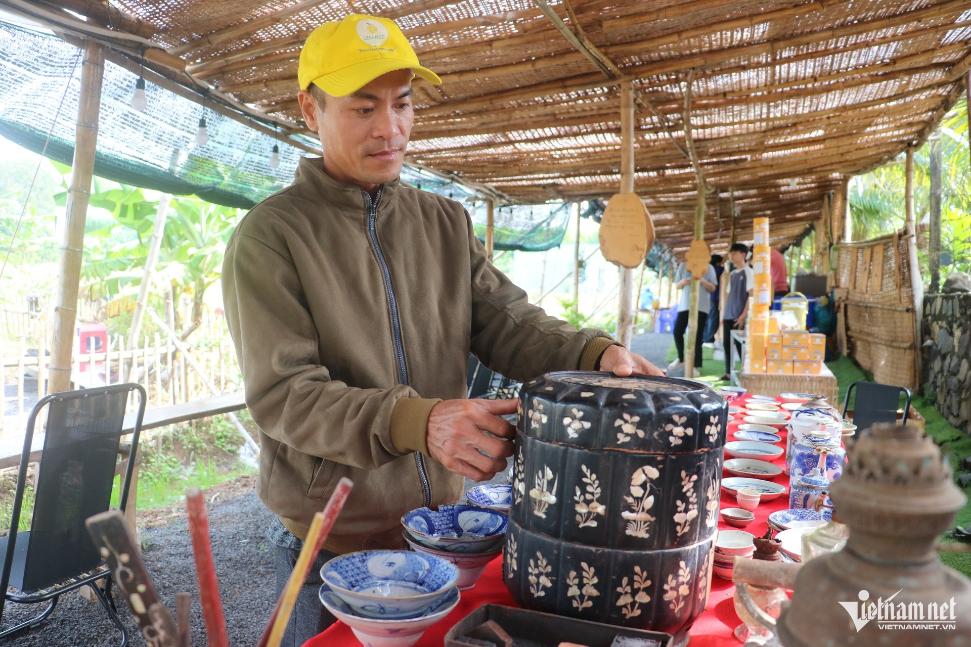 W-Chàng trai đất đỏ mang tình yêu quê hương vào khu vườn đặc biệt rộng 11.000m2.2.JPG.jpg