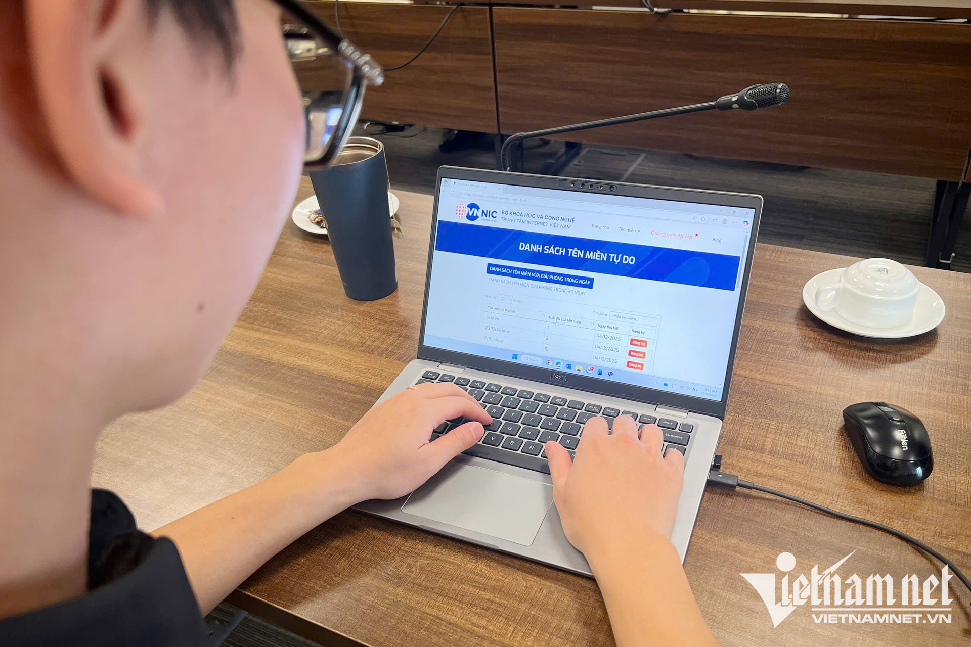 W-cong bo danh sach dang ky ten mien .VN theo thoi gian thuc 1.jpg