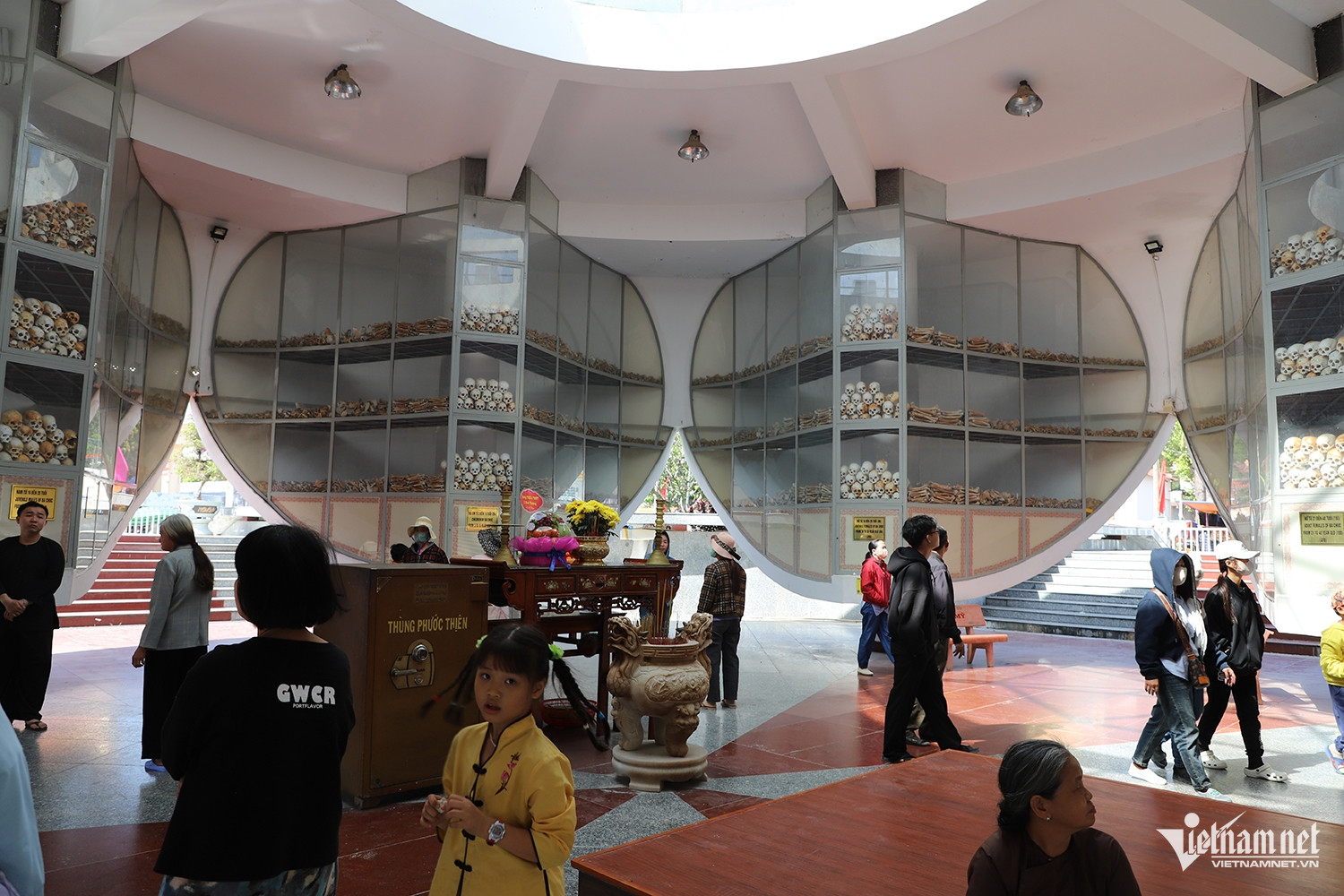 W-nhà mồ Ba Chúc 2.JPG.jpg