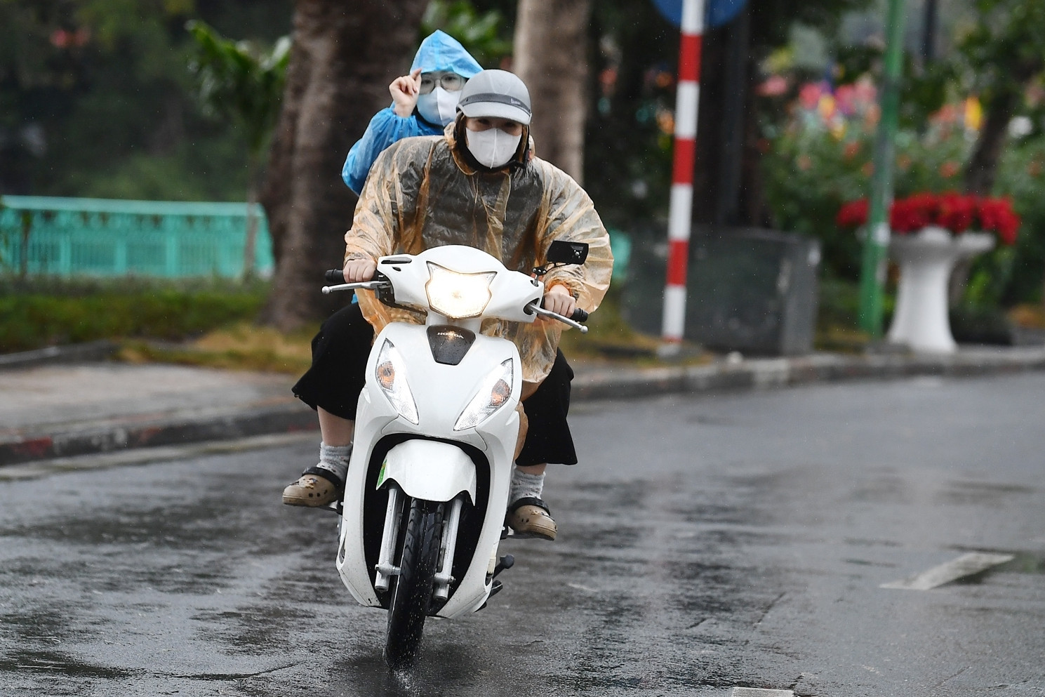 Dự báo thời tiết 5/12/2025: Không khí lạnh tăng cường, Hà Nội lại mưa rét