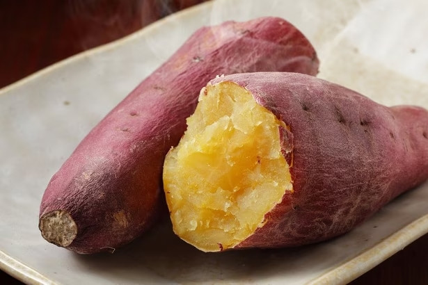 Ăn khoai cả vỏ bổ dưỡng hơn nhưng một nhóm người nên tránh xa