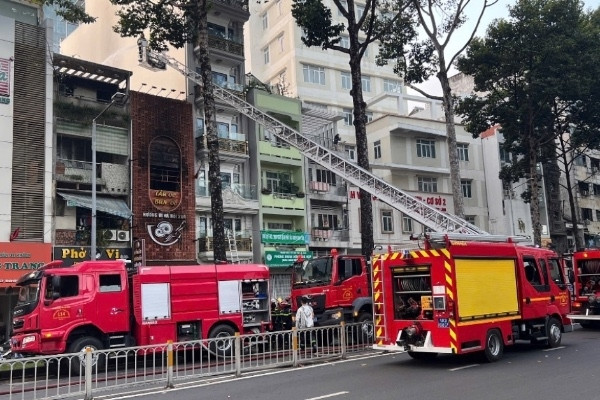 Cháy lớn ở quán ăn tại TPHCM, 4 người tử vong