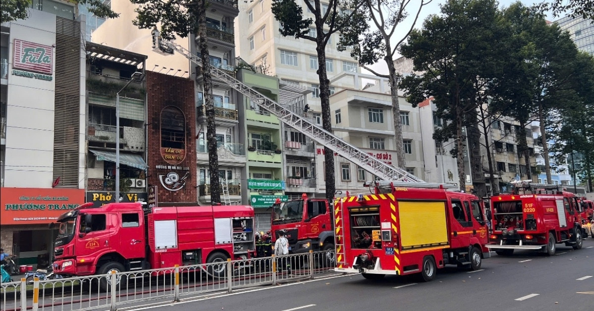 Cháy lớn ở quán ăn tại TPHCM, 4 người tử vong