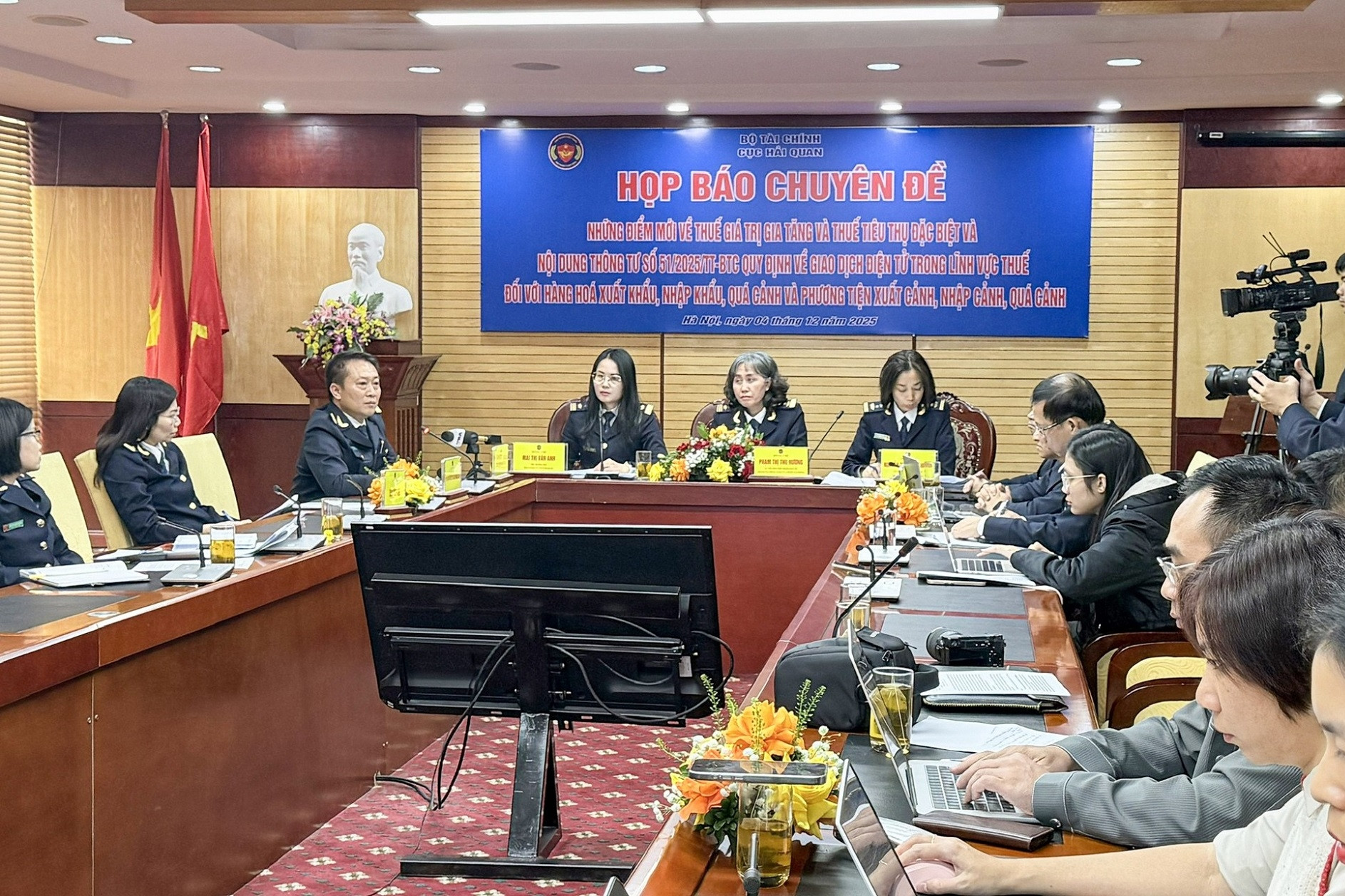 Đưa chính sách thuế mới về xuất nhập khẩu đến người dân và doanh nghiệp