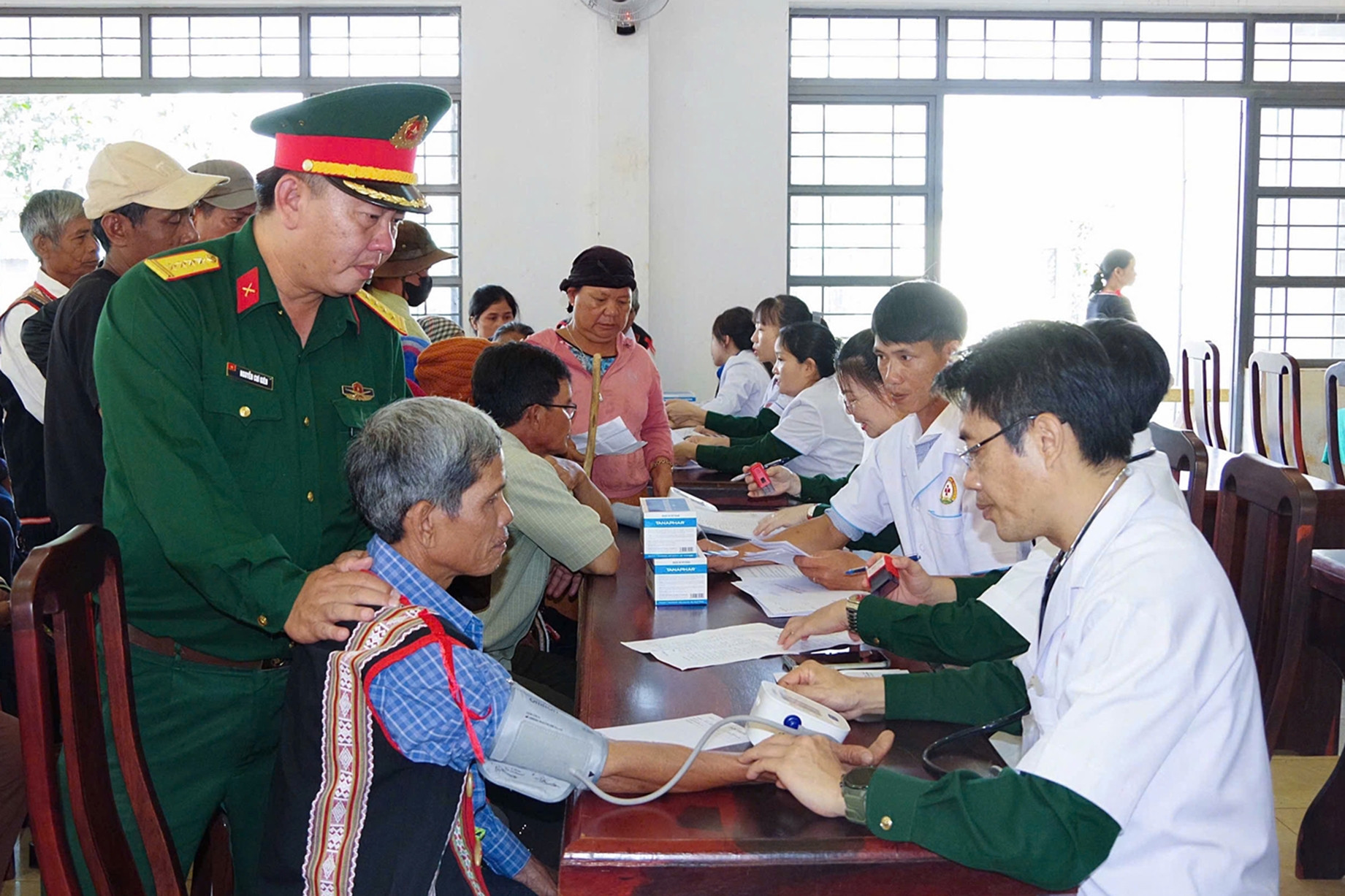 Gia Lai: Hàng trăm lượt người dân xã biên giới được khám, phát thuốc miễn phí