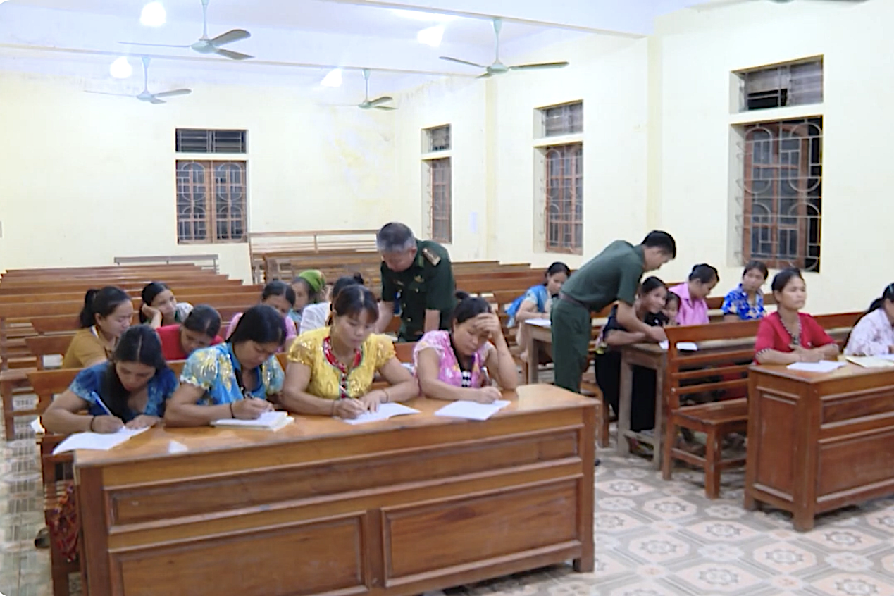 “Gieo chữ”, “gieo ấm no” ở vùng biên xứ Nghệ