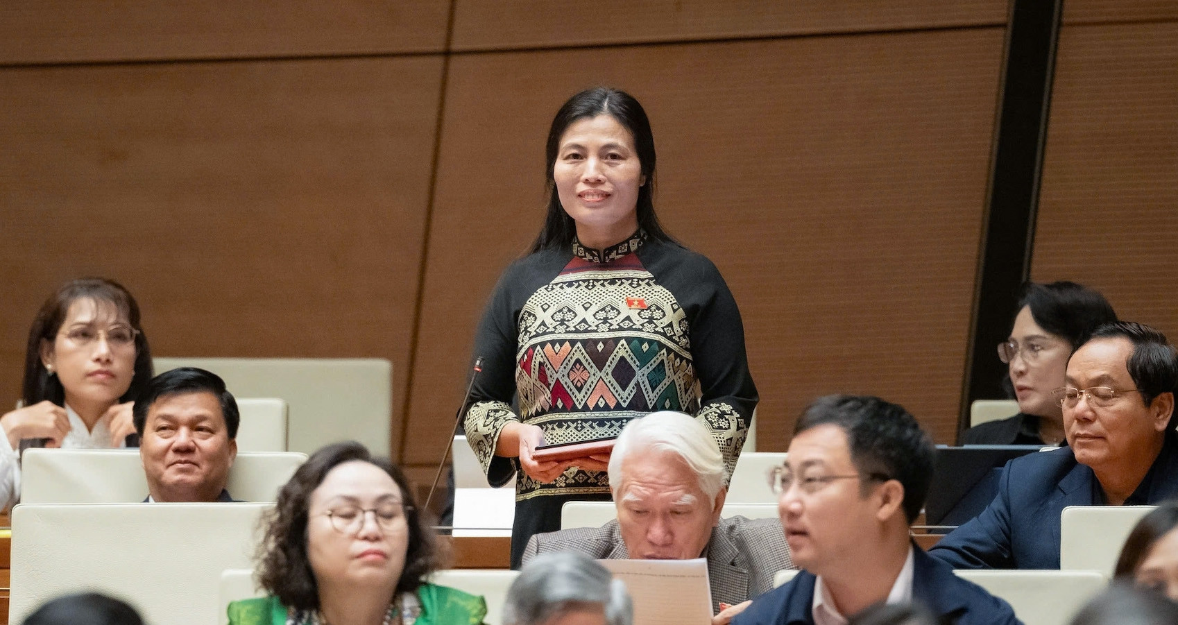 Nữ đại biểu Bru-Vân Kiều kiến nghị chính sách cho người dân tộc thiểu số