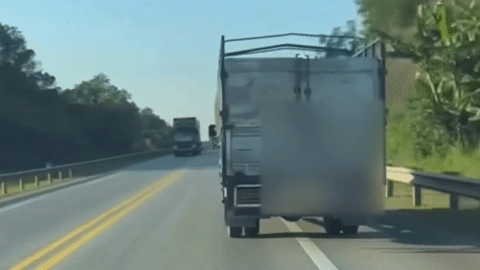 Xử lý xe tải chạy kiểu 'chim mồi' ở làn khẩn cấp cao tốc Nội Bài - Lào Cai