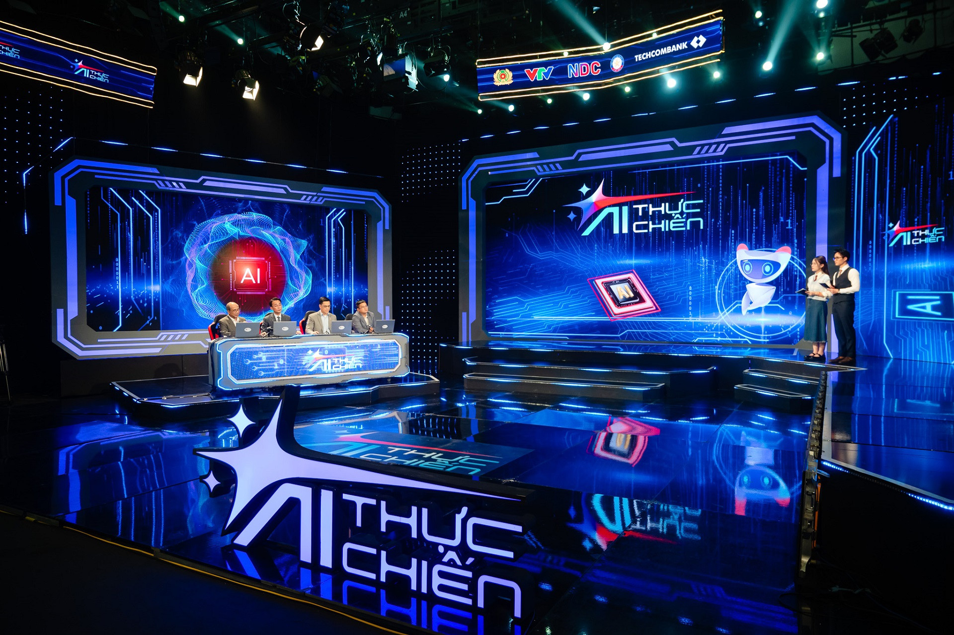 Toàn cảnh bảng đấu 'Xây dựng báo cáo tài chính của ngân hàng'.JPG