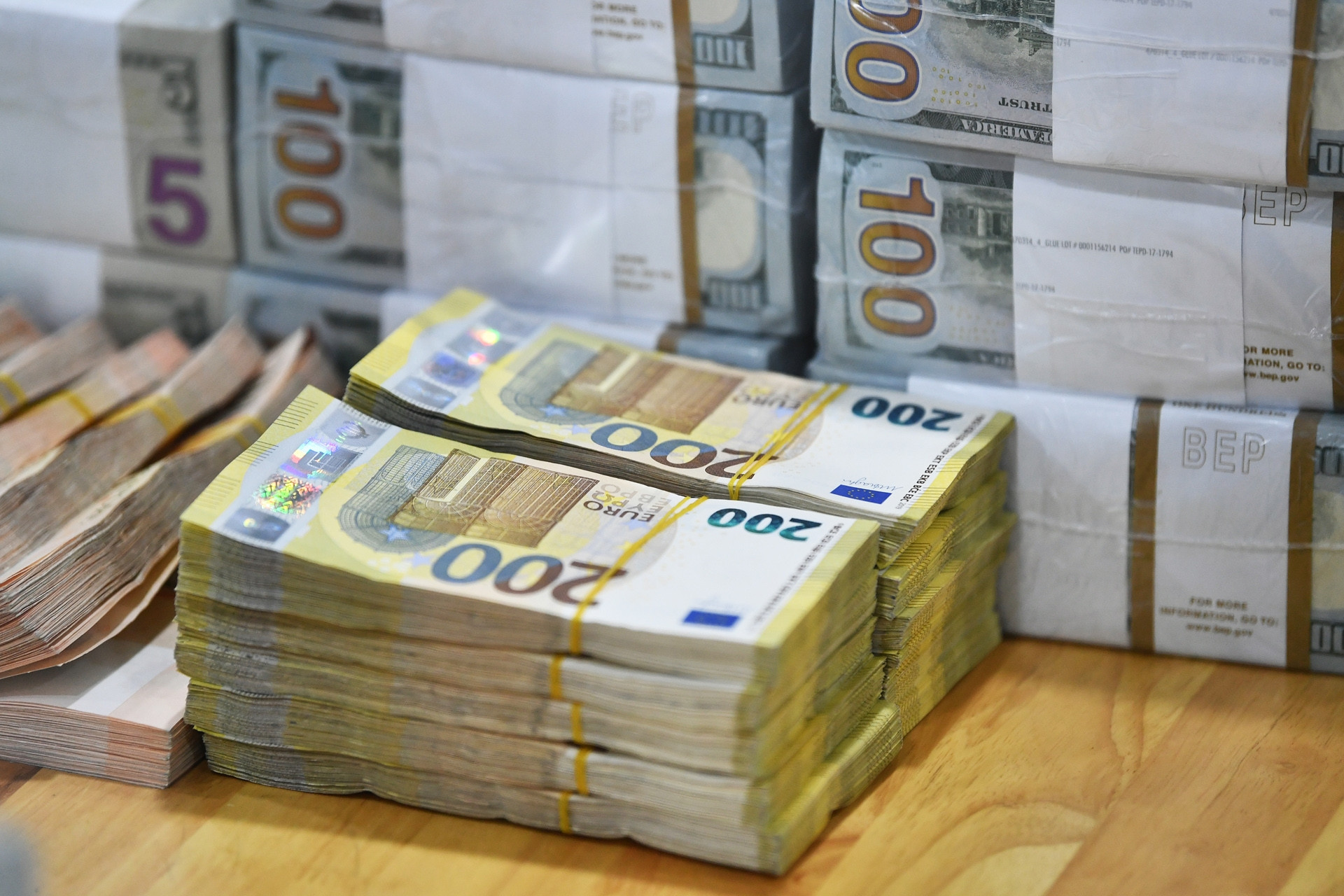 Vụ trưởng Vụ Chính sách tiền tệ nói về biện pháp để ổn định tỷ giá