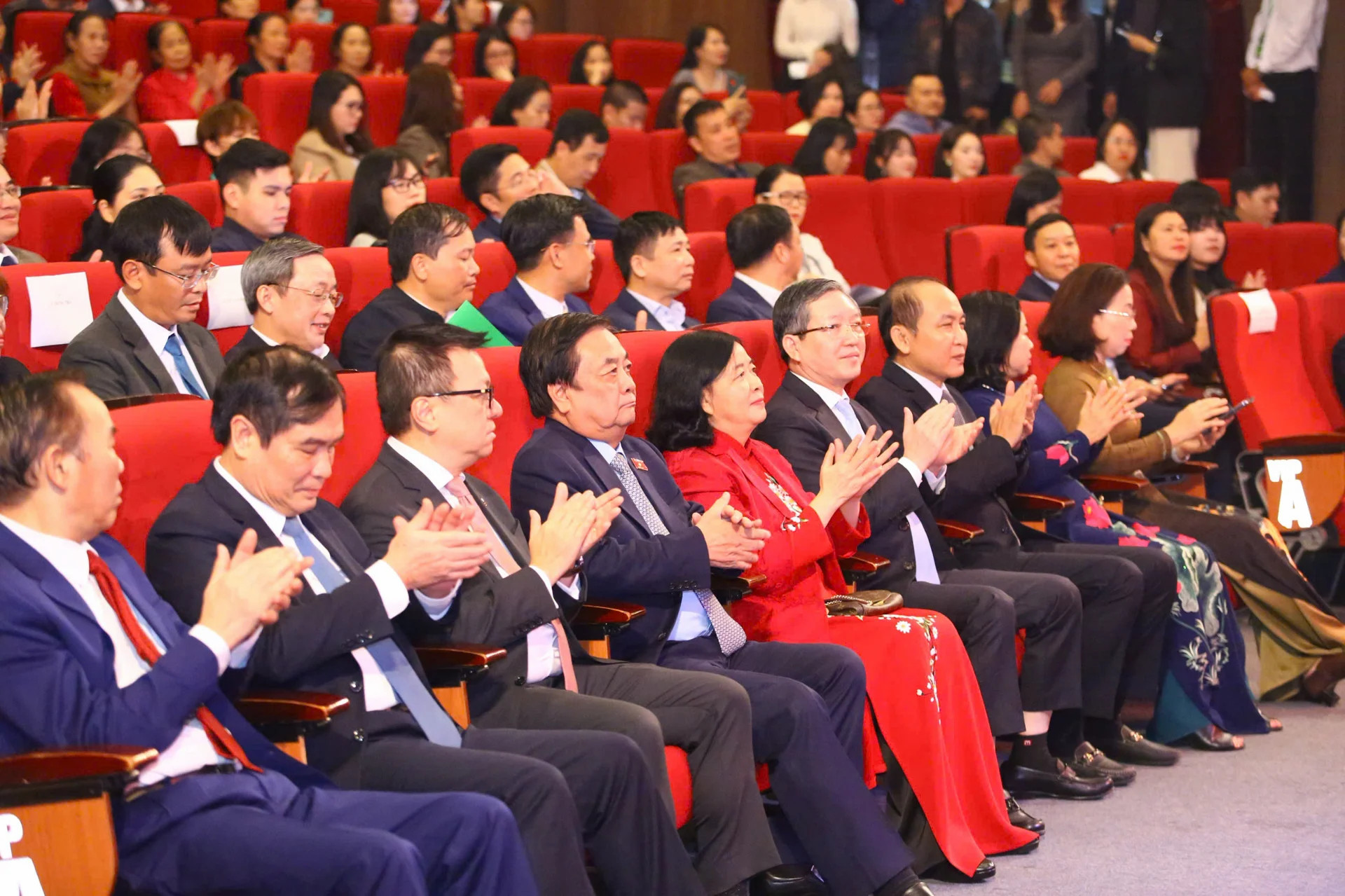 z7296512973542_774ac042b176d6e7b72fabd916575510 2006.jpg.webp