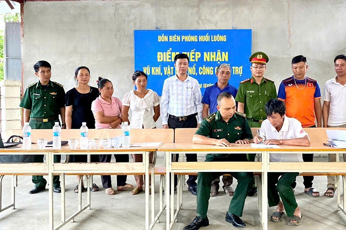 Loại bỏ vũ khí tự chế - Giữ bình yên nơi biên giới