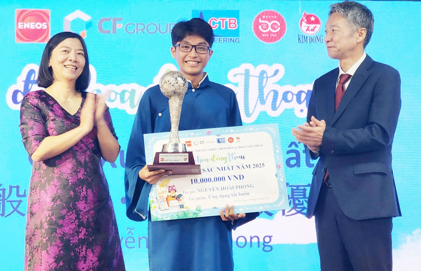 Nam sinh 19 tuổi giành giải 'Đóa hoa đồng thoại'