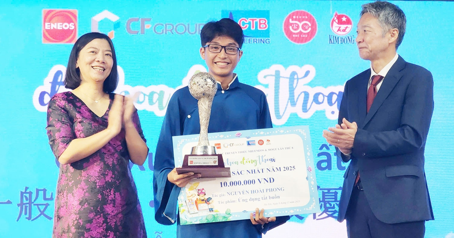 Nam sinh 19 tuổi giành giải 'Đóa hoa đồng thoại'