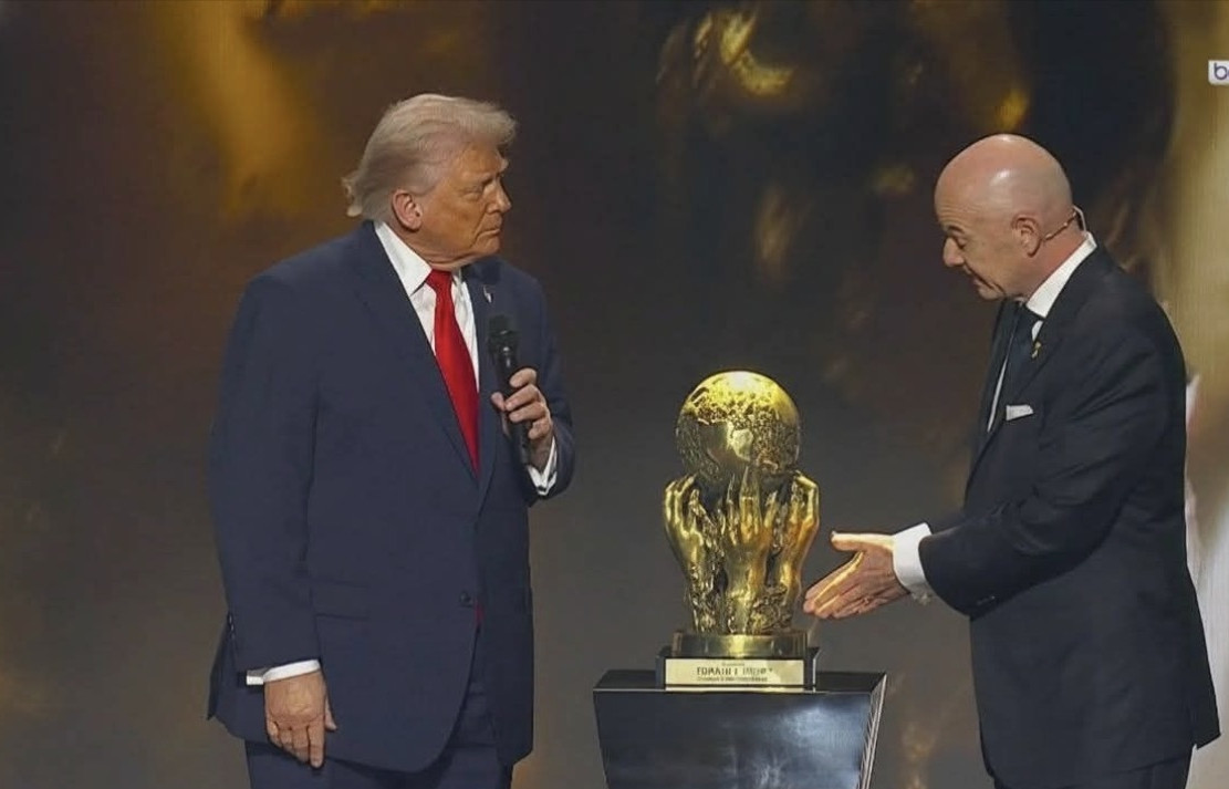 Ông Trump được trao giải thưởng hòa bình của FIFA