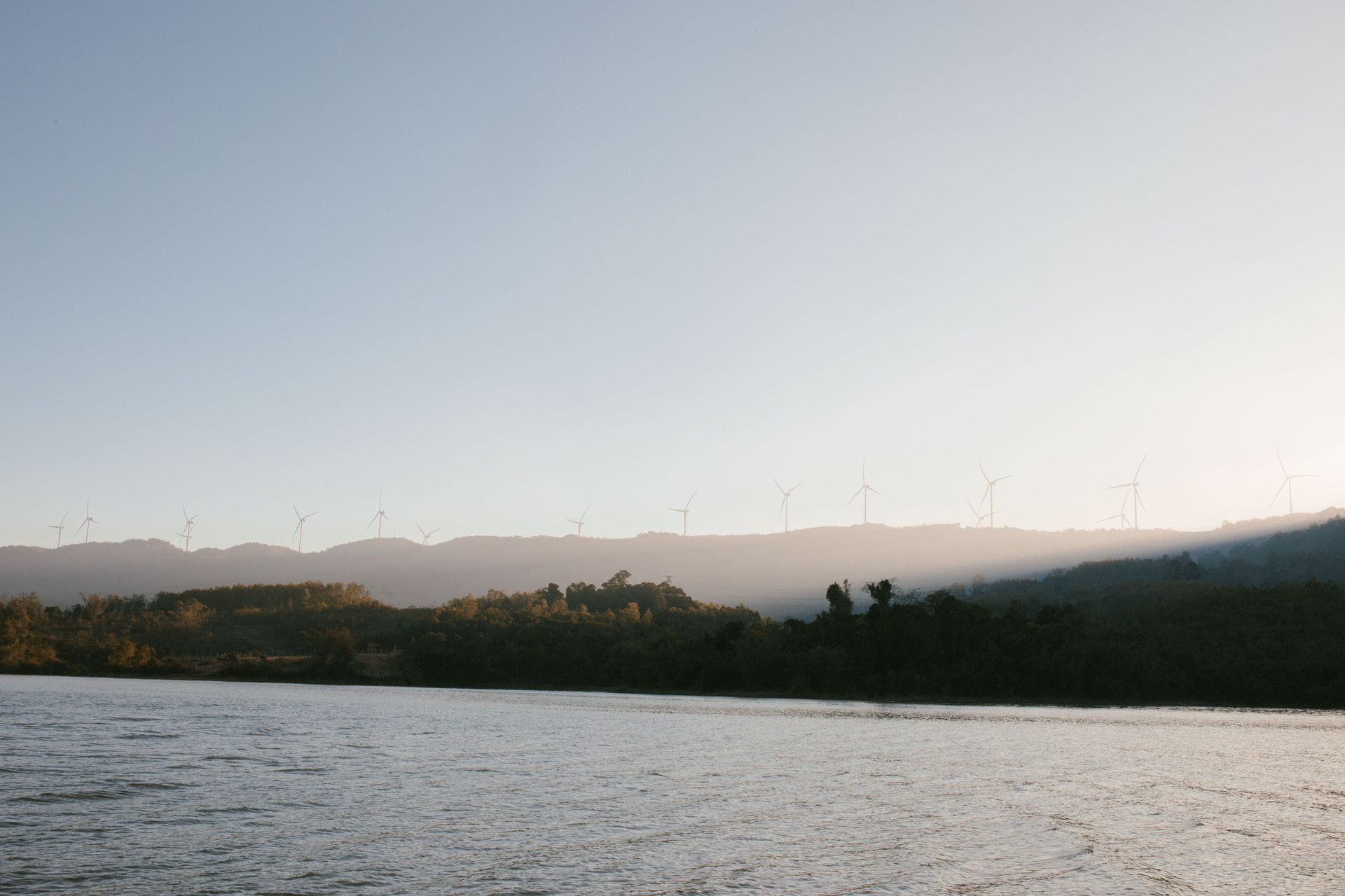 Khu rừng Quảng Trị có khung cảnh đẹp như trời Âu, hút khách tới check-in rừng phong hương du lịch quảng trị