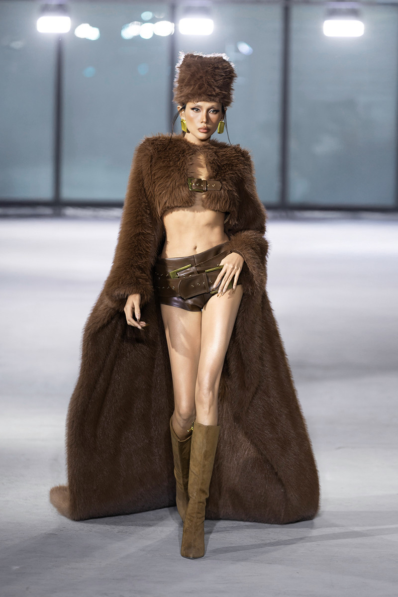 Siêu mẫu Võ Hoàng Yến(1).jpg