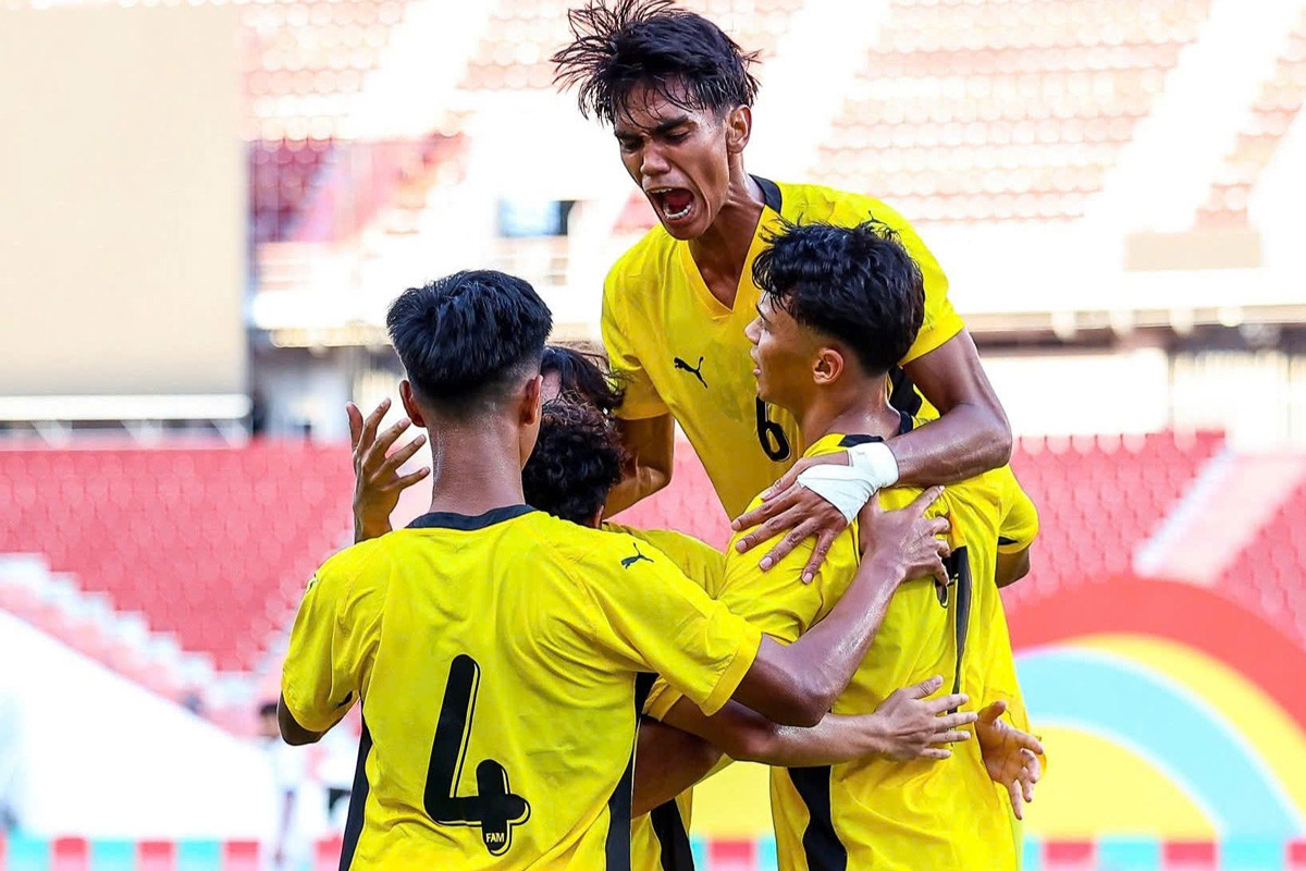 Thắng đậm U22 Lào, U22 Malaysia gây sức ép cho U22 Việt Nam