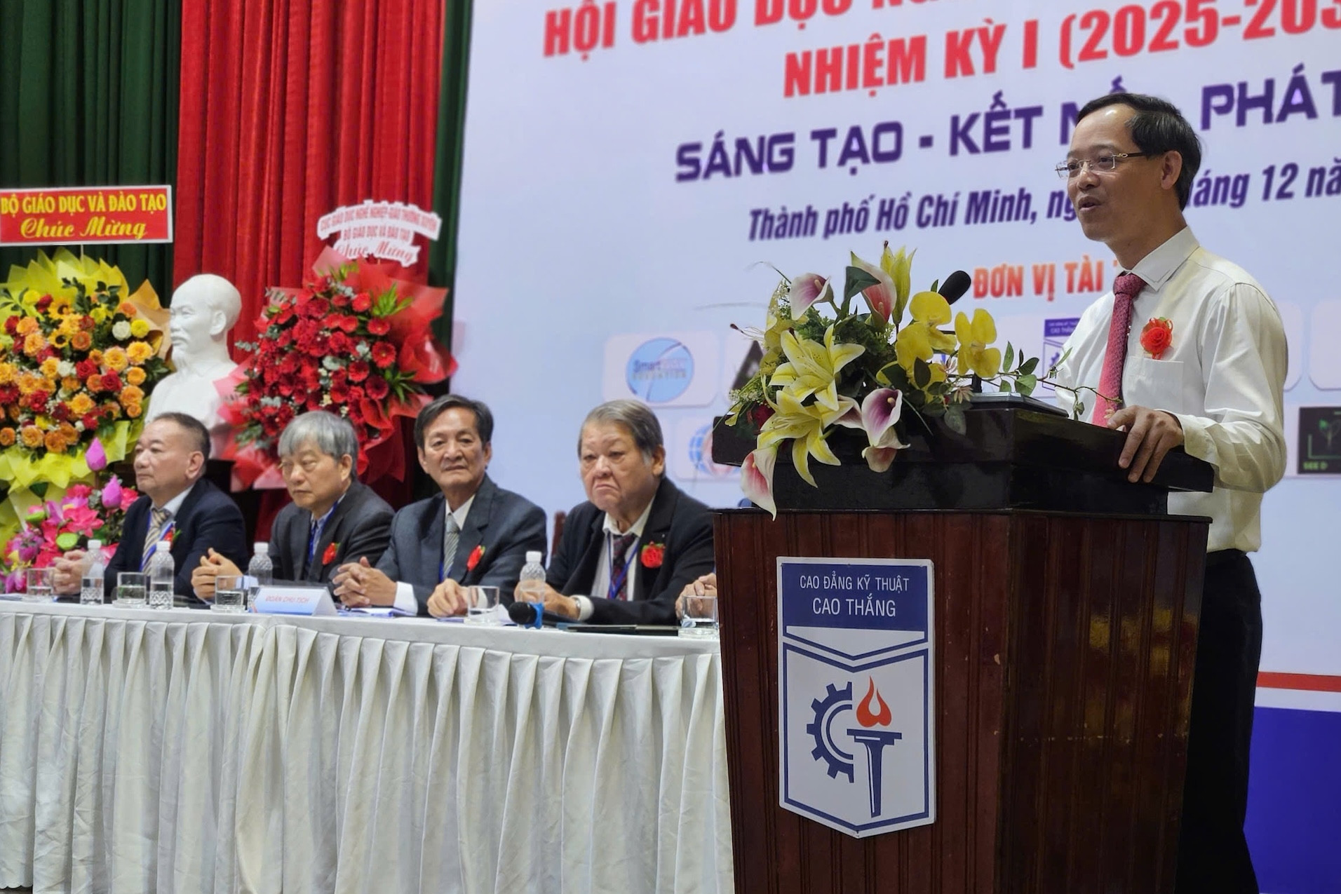 Trường cao đẳng, trung cấp không nên ký với hàng trăm doanh nghiệp lấy số lượng