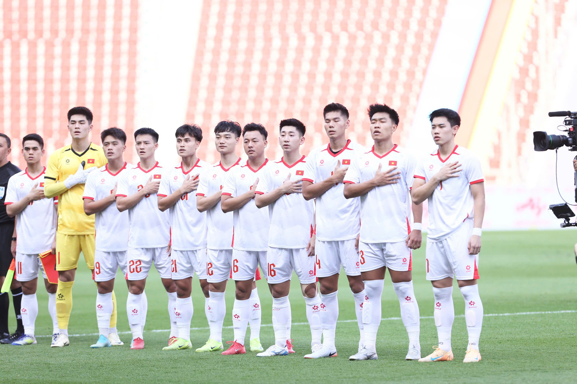 u22 viet nam u22 lao 10.jpg