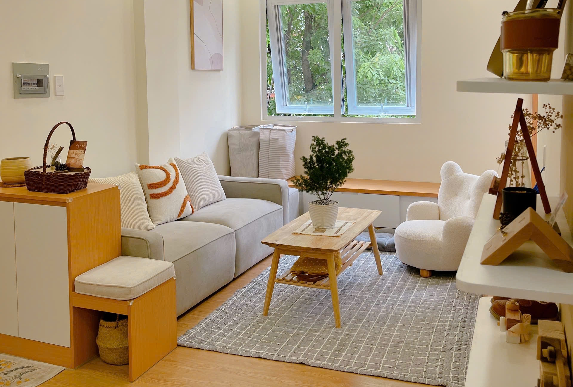 Vợ chồng TPHCM chi 400 triệu 'lột xác' căn hộ 20 năm thành tổ ấm đẹp, tiện nghi