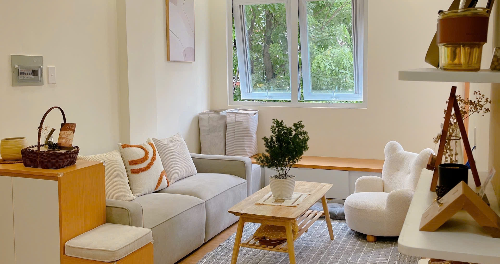 Vợ chồng TPHCM chi 400 triệu 'lột xác' căn hộ 20 năm thành tổ ấm đẹp, tiện nghi