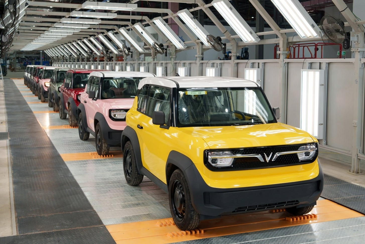 Xe San Xuat Trong Nuoc Tang Vot Thi Truong O To Don Song Nhu Cau Cuoi Nam 1568