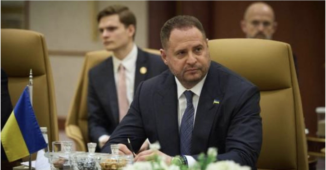 'Cánh tay phải' của Tổng thống Ukraine mất thêm chức vụ cấp cao