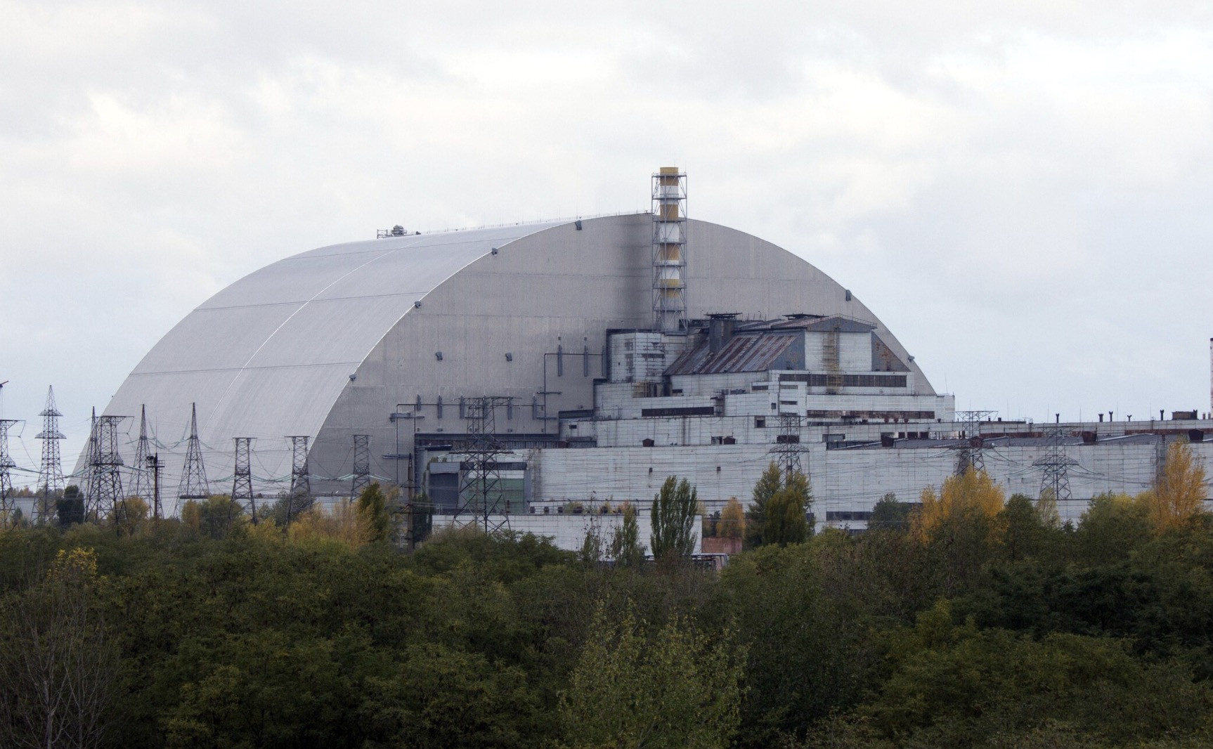 Cấu trúc khổng lồ bằng thép tại nhà máy điện hạt nhân Chernobyl. Ảnh: Wikipedia.