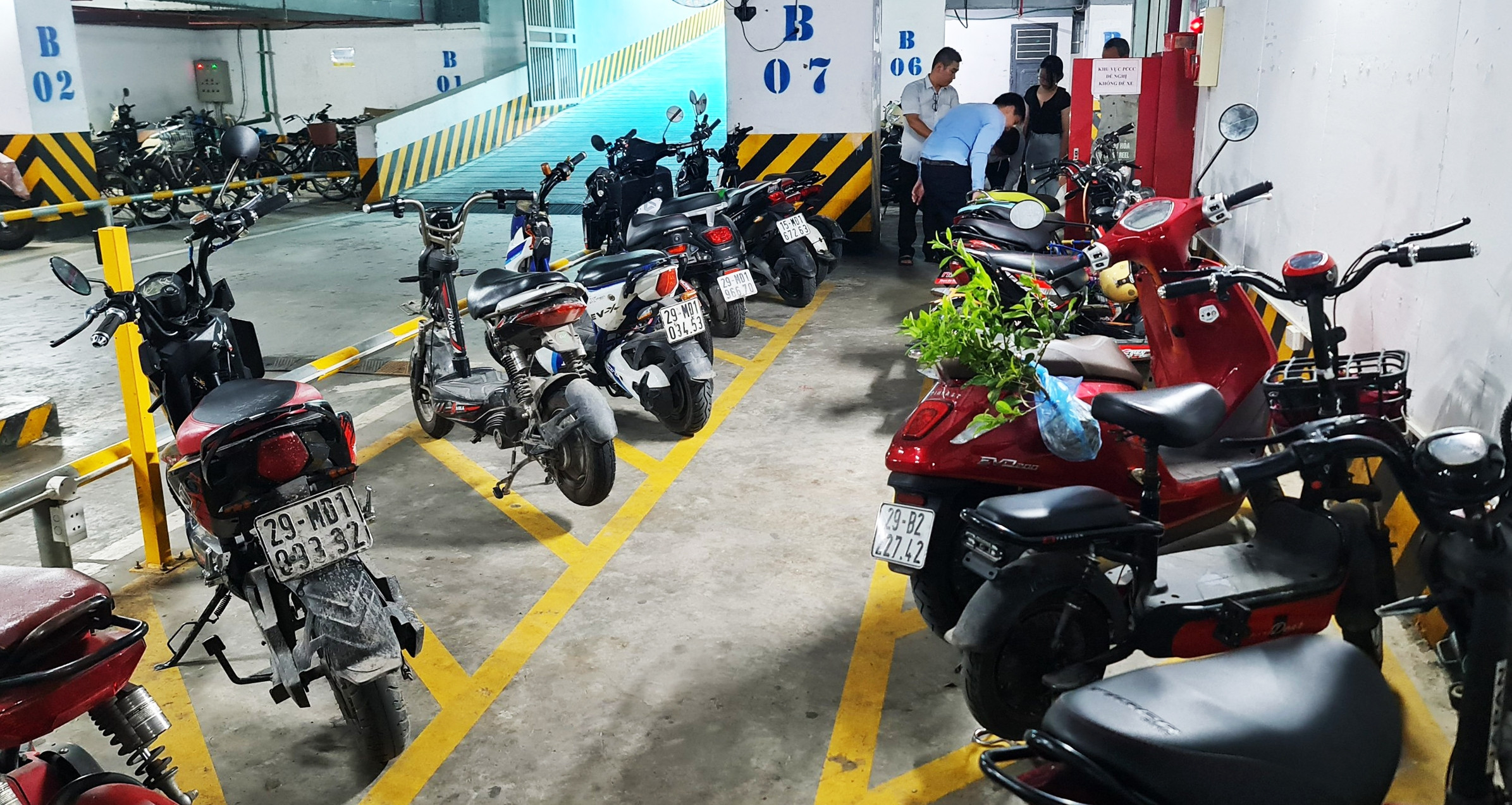 Chung cư 'cấm cửa' xe điện: Hãng xe và chuyên gia lên tiếng