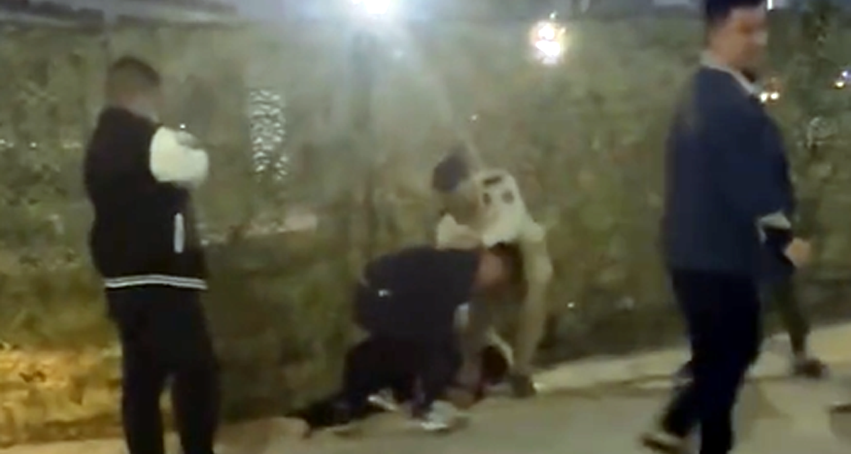 Cư dân chung cư cao cấp truy đuổi, bắt giữ kẻ trộm liều lĩnh