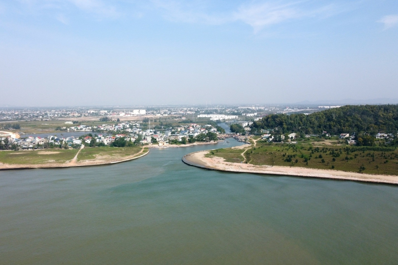 Dự án nghìn tỷ giữa trung tâm phố biển Thanh Hóa: Hơn 10 năm vẫn bỏ hoang