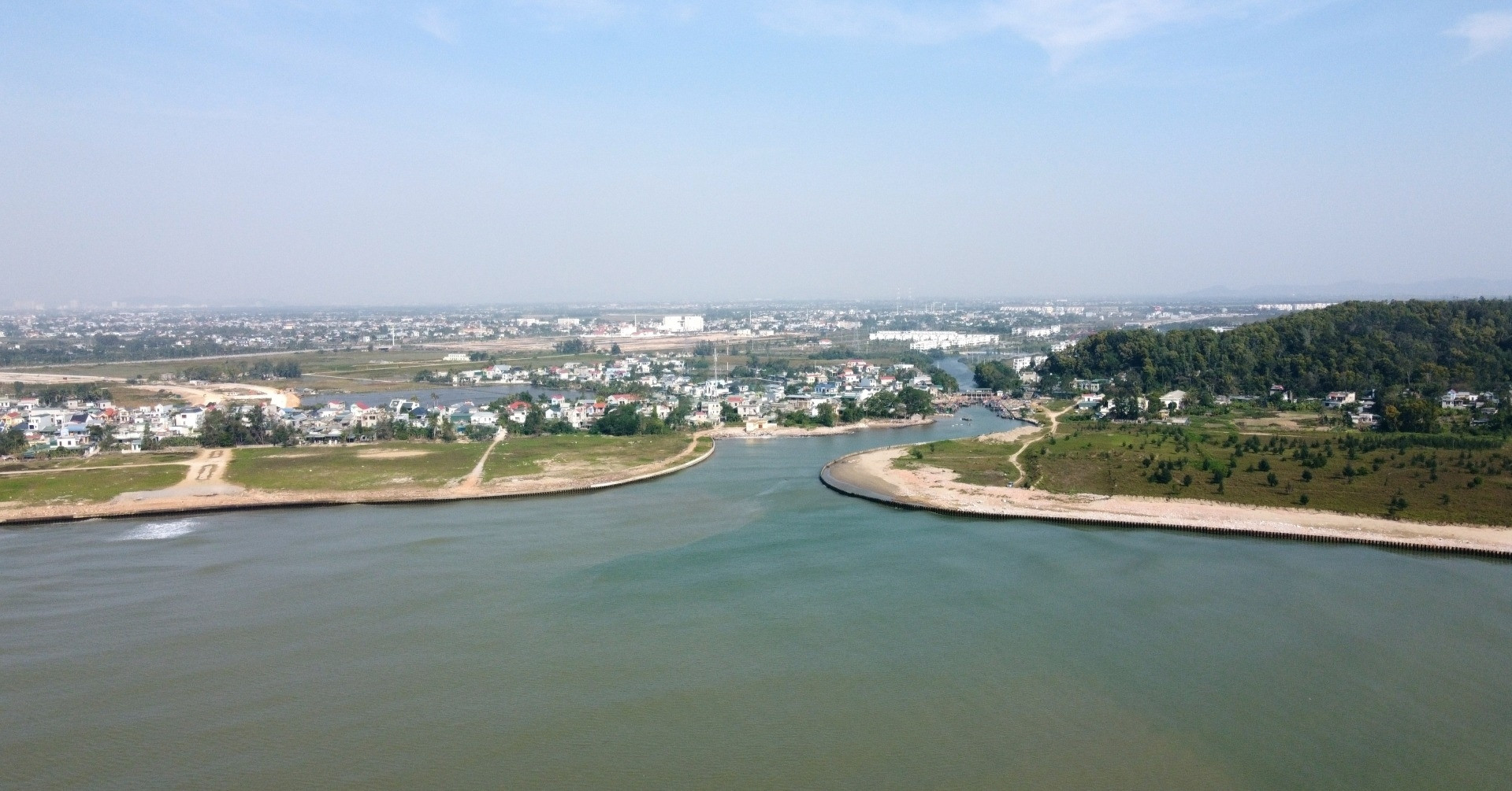 Dự án nghìn tỷ giữa trung tâm phố biển Thanh Hóa: Hơn 10 năm vẫn bỏ hoang