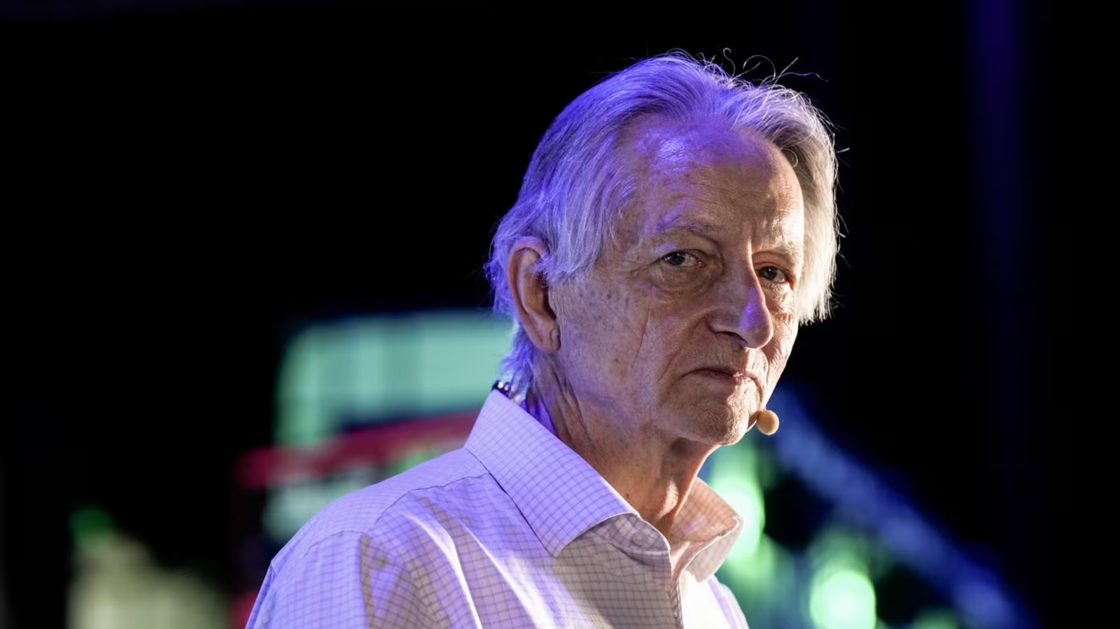 ‘Bố già AI’ Geoffrey Hinton: Google đang bắt đầu vượt OpenAI