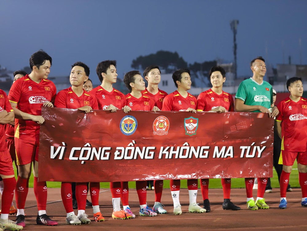 lan toa yeu thuong.jpg