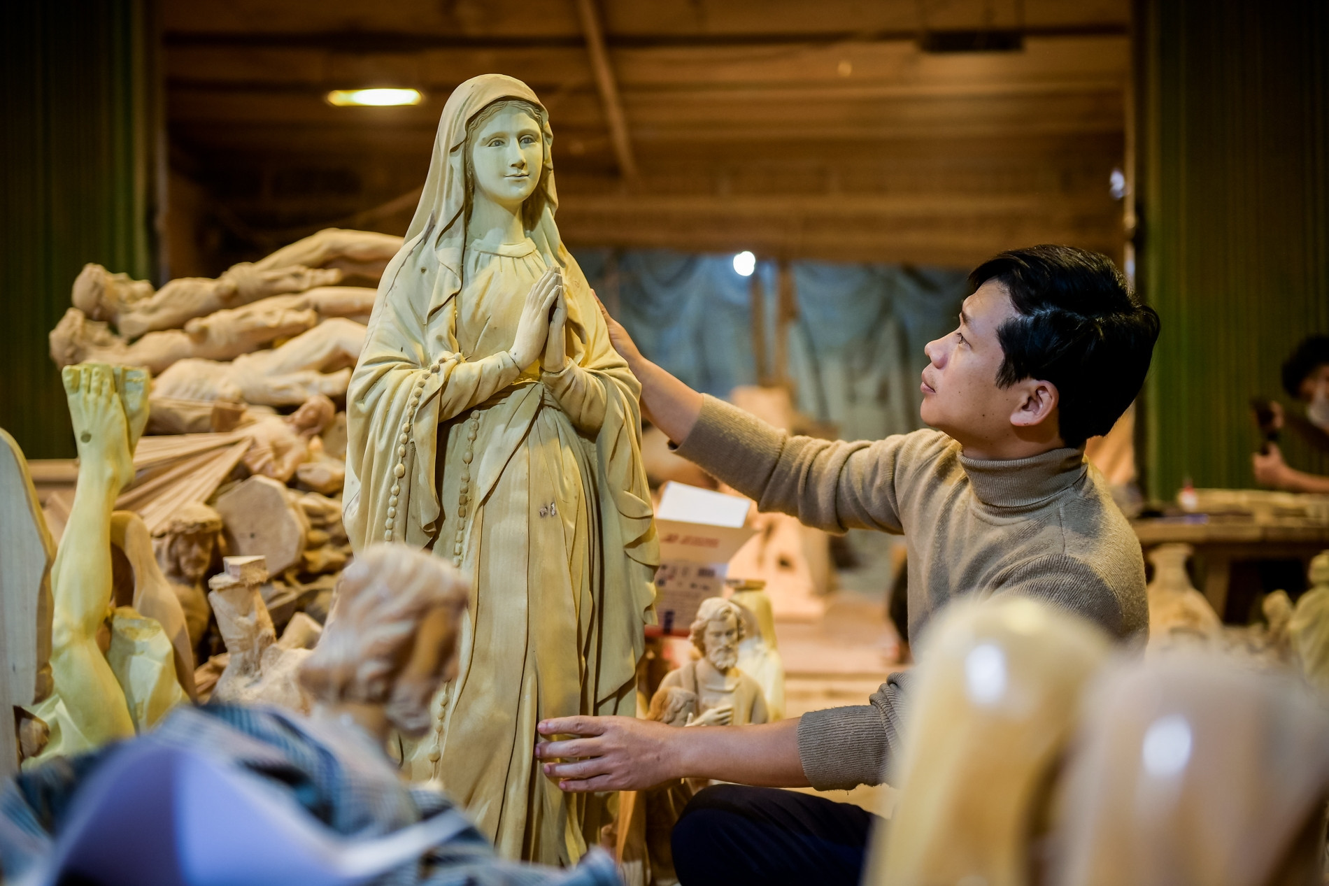 Làng nghề tượng gỗ công giáo Xuân Trường tất bật mùa Noel