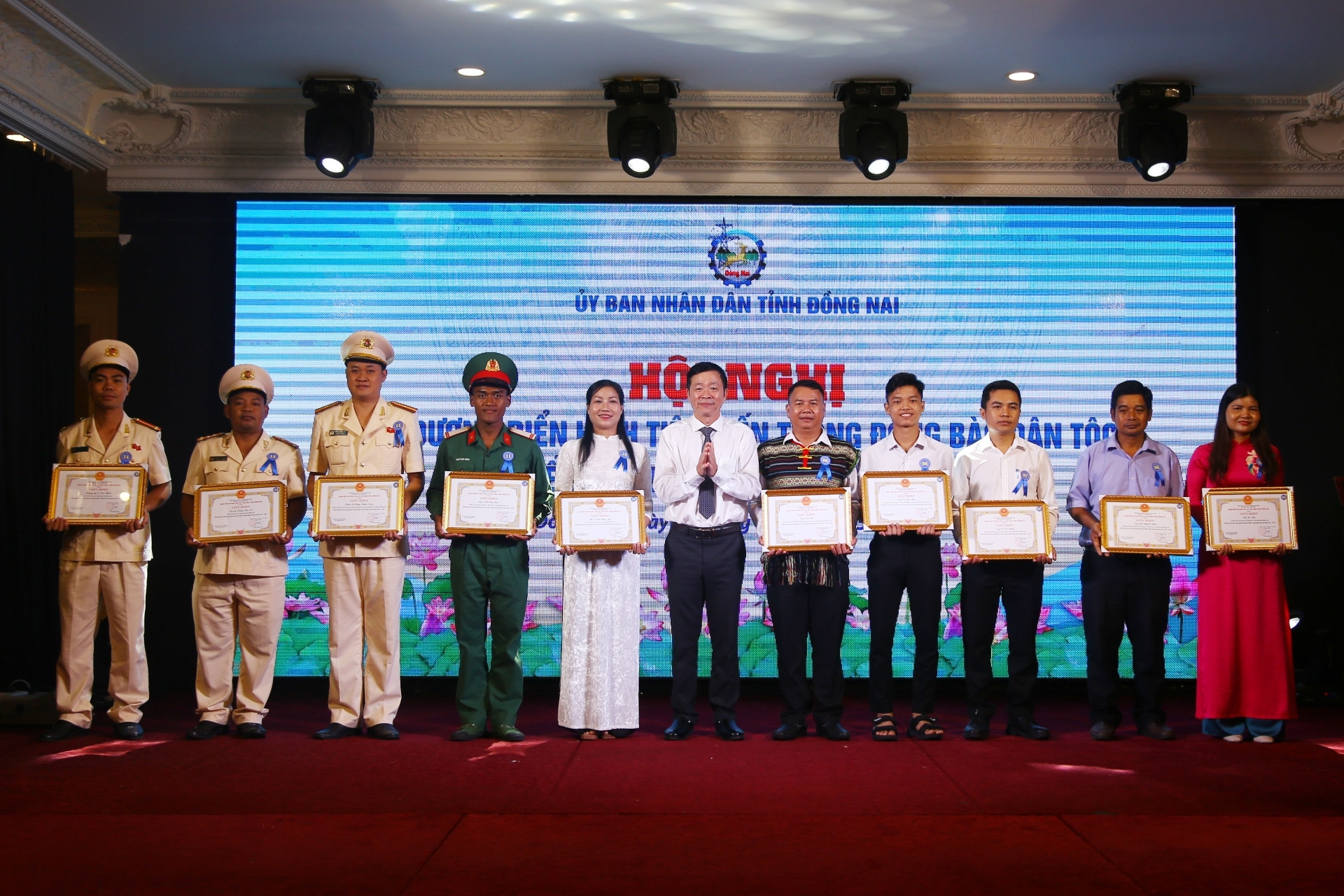 Những gương sáng giữ gìn văn hóa và lan tỏa chủ trương của Đảng đến đồng bào