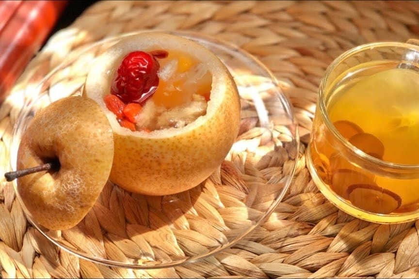 'Sốt xình xịch' thức uống từ quả lê nấu củ cải, mía, gừng, sả