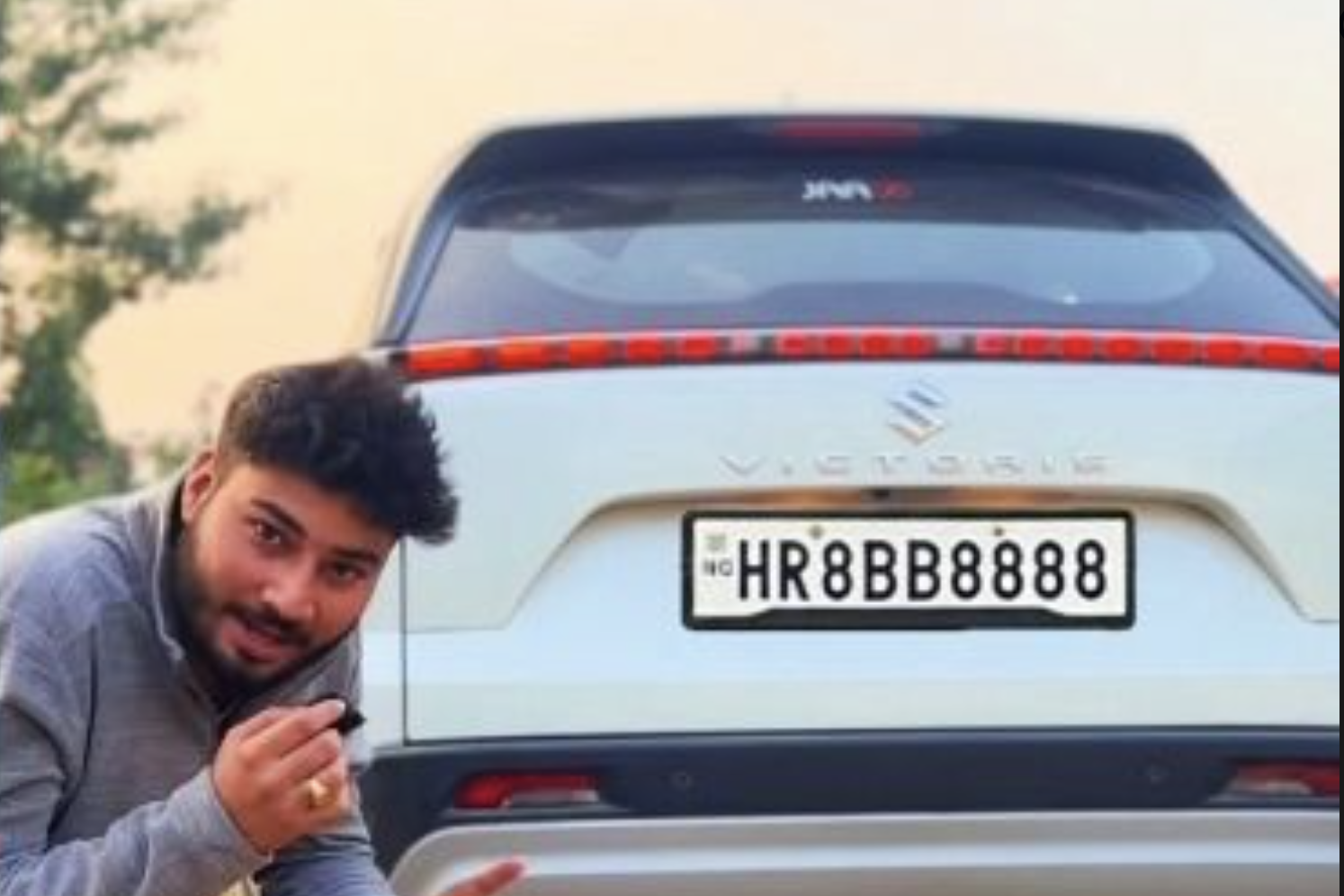 Trả giá cao ngất cho biển số đẹp tứ quý 8, dân chơi 'mất hút' không nộp tiền