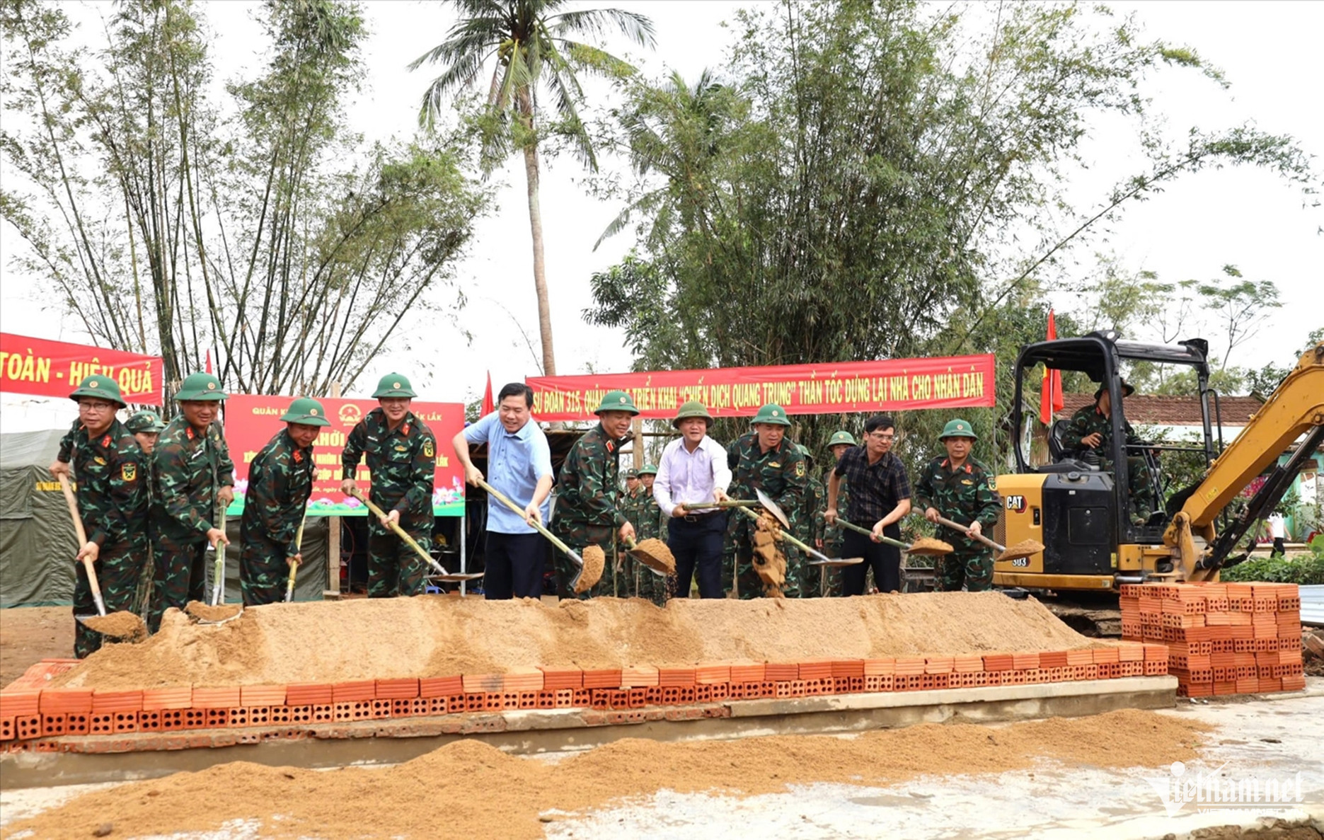 W-Khởi công nhà 1.jpg