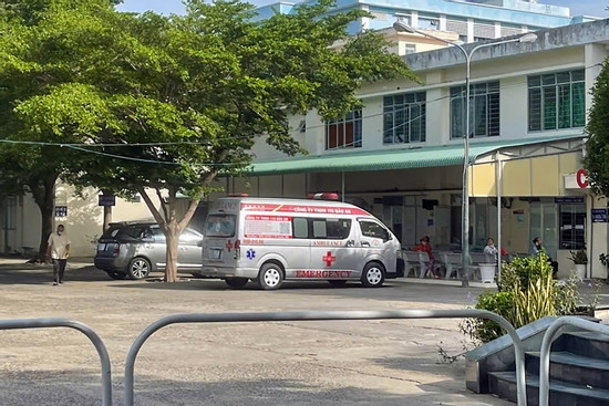 Bản tin chiều 8/12:Ô tô bị tảng đá từ xe công trình văng trúng, du khách tử vong